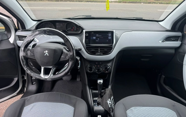 imagem-https://www.socarrao.com.br/sc-vehicle-images-prod/4403782/1792523179920-V2hhdHNBcHAgSW1hZ2UgMjAyNi0xMC0yMCBhdCAxNS40NS41OCAoMSkuanBlZw.jpeg