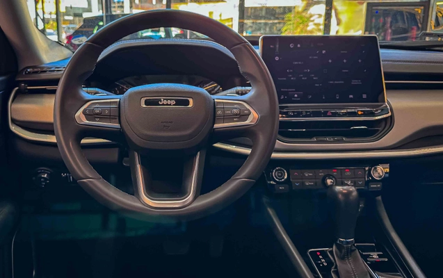imagem-https://www.socarrao.com.br/sc-vehicle-images-prod/4403801/1792523237095-8c22026a-ef90-478a-b2d5-68d39e5a7ff0.jpg