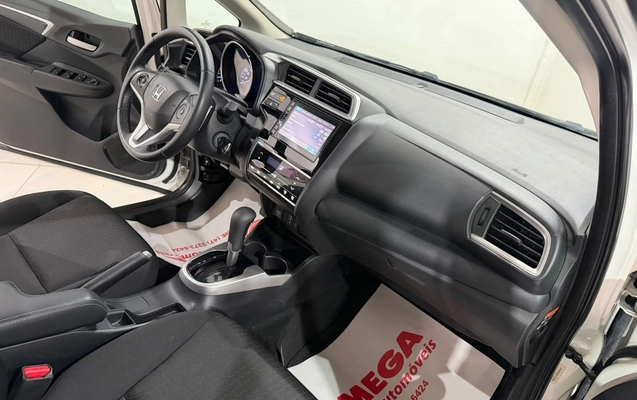 imagem-https://www.socarrao.com.br/sc-vehicle-images-prod/4403818/1792523533895-2bd4db48c3c84952bddf1e13c12c3be7_1792523399818.jpg