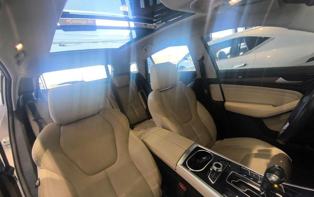 imagem-https://www.socarrao.com.br/sc-vehicle-images-prod/4403826/1792524409575-8589277_21_B_c61a1cd661.jpeg