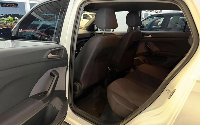 imagem-https://www.socarrao.com.br/sc-vehicle-images-prod/4403968/1792620273615-8585944_6_B_507063e917.jpeg
