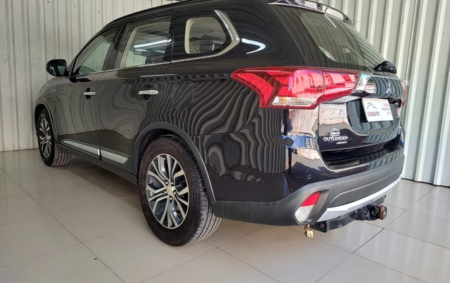 imagem-https://www.socarrao.com.br/sc-vehicle-images-prod/4404105/1792525011314-e1dd01d7ffc842e988626563d0119742_1792524910947.jpg