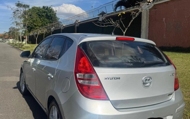 imagem-https://www.socarrao.com.br/sc-vehicle-images-prod/4404107/1792525807047-ZGE3ZjY1NzYtZWIyNS00NjEyLThkZTEtODA4YjM3ZTE0YjgyLmpwZWc.jpeg