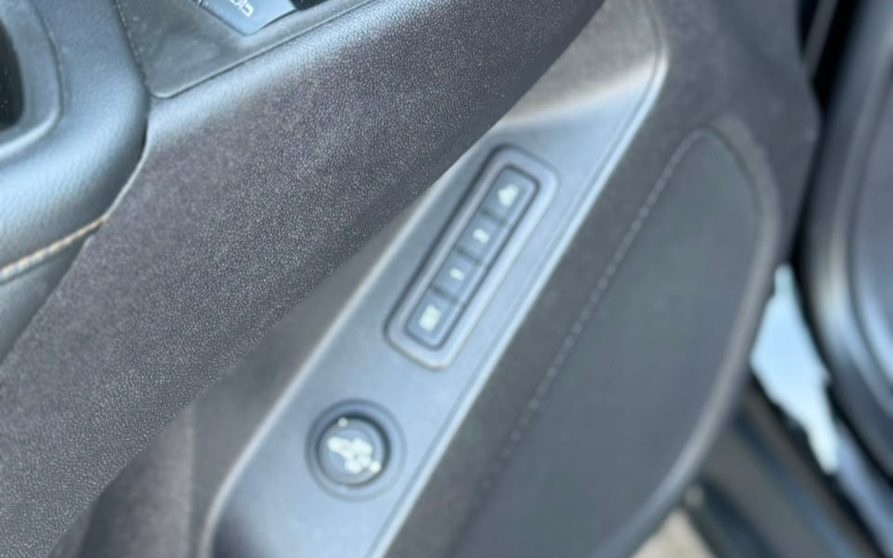 imagem-https://www.socarrao.com.br/sc-vehicle-images-prod/4404113/1792525109336-V2hhdHNBcHAgSW1hZ2UgMjAyNi0wNy0yNyBhdCAxMS4zNS4xOSgxKS5qcGVn.jpeg