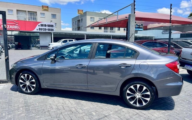 imagem-https://www.socarrao.com.br/sc-vehicle-images-prod/4404118/1792525235830-8528882_13_B_44af47cc6d.jpeg