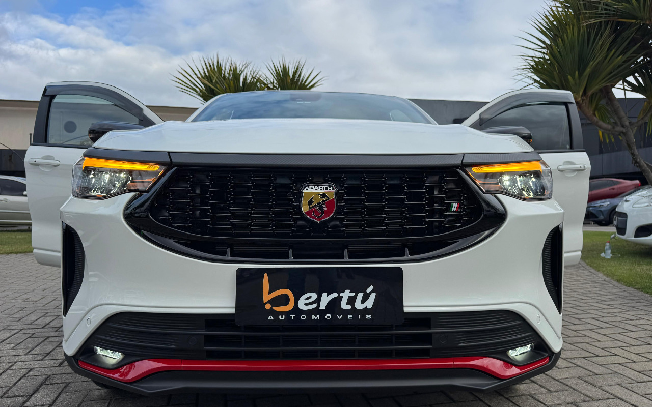 imagem-https://www.socarrao.com.br/sc-vehicle-images-prod/4404158/1792525489334-SW1hZ2VtIGRvIFdoYXRzQXBwIGRlIDIwMjUtMDgtMjcgw6AocykgMTcuMzcuMTFfOGJlMmEwODcuanBn.jpg