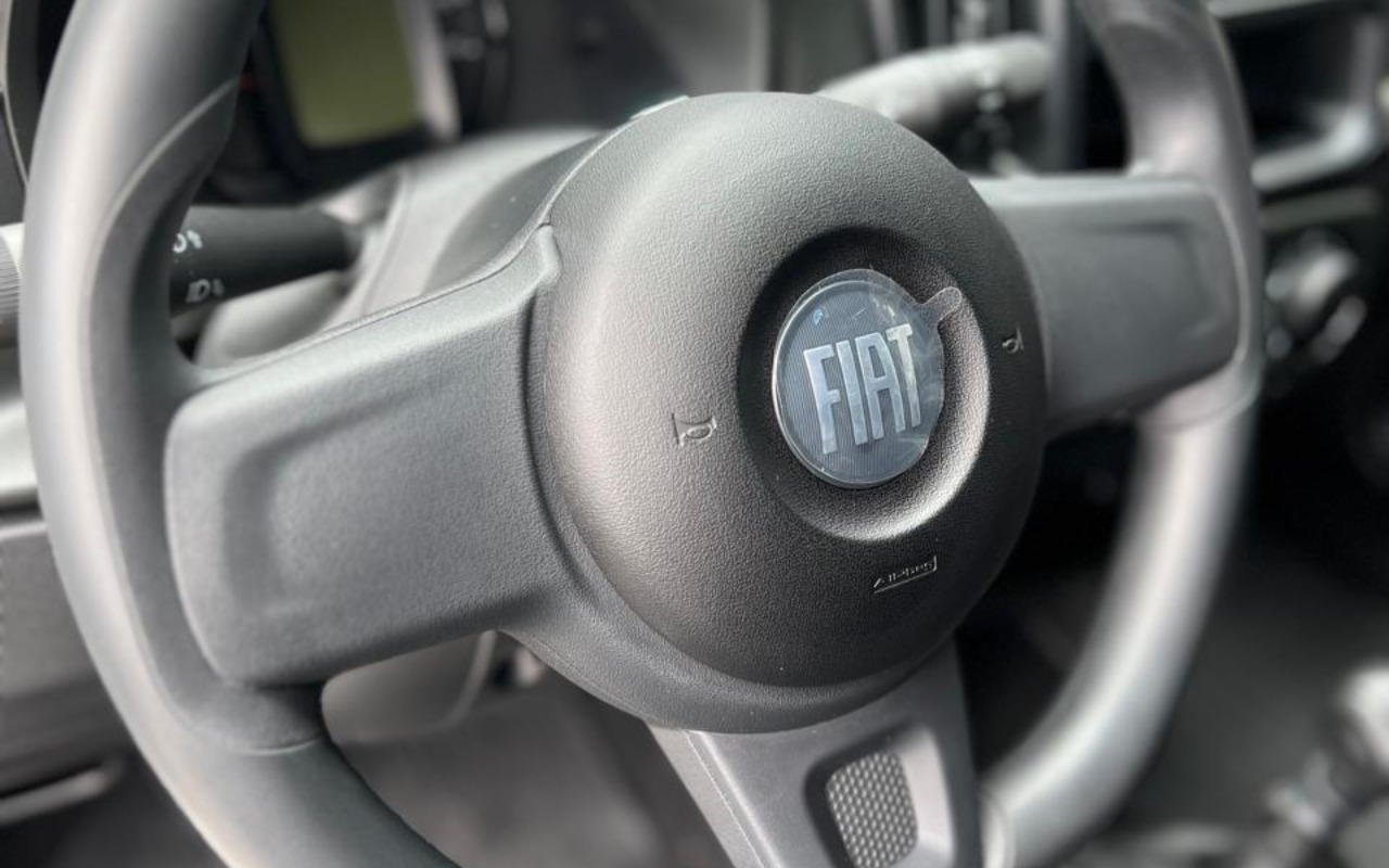 imagem-https://www.socarrao.com.br/sc-vehicle-images-prod/4404339/1792526010636-V2hhdHNBcHAgSW1hZ2UgMjAyNC0wNy0wOCBhdCAxNC4wOS4xOSAoMSkuanBlZw.jpeg