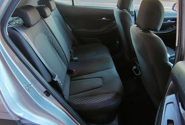 imagem-https://www.socarrao.com.br/sc-vehicle-images-prod/4404427/1792526596148-8582831_7_B_2aaee0a3e5.jpeg