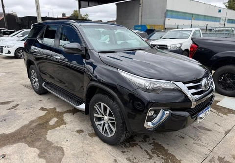Toyota Hilux CD 4x2 2.4 Diesel 2019 Preto — foto 1 de 3