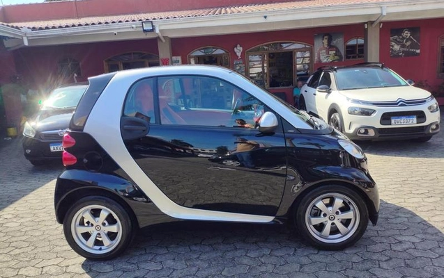 imagem-https://www.socarrao.com.br/sc-vehicle-images-prod/4404619/1792527552225-8588842_8_B_12d520258b.jpeg