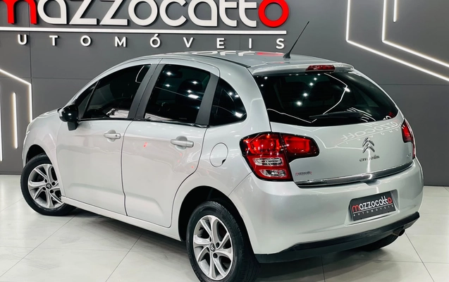 imagem-https://www.socarrao.com.br/sc-vehicle-images-prod/4404673/1792527606078-003_71e04d1407fe6cfcae52c2d8c97244d6.jpg