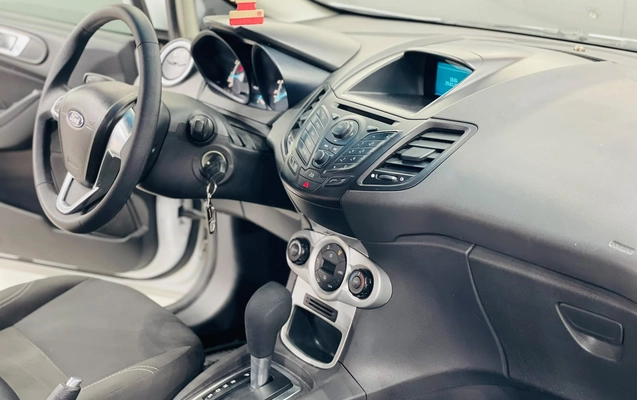 imagem-https://www.socarrao.com.br/sc-vehicle-images-prod/4404741/1792528151814-003_964a2673f19a0651a95b7b4f8a0e1c3e.jpg