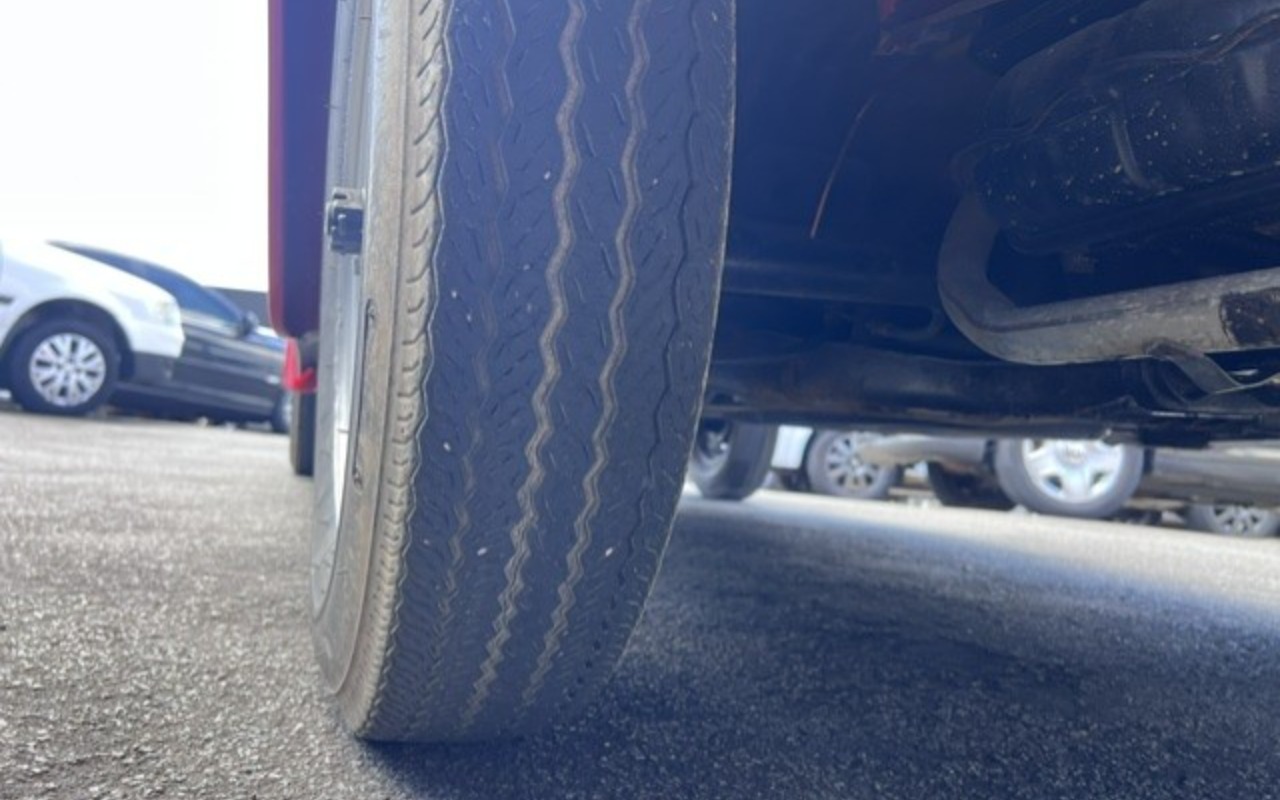 imagem-https://www.socarrao.com.br/sc-vehicle-images-prod/4404781/1792528293455-YTViMzhmMzYtODEwZS00MmM4LTg0NTQtMTQ2OGFlMDhkMjlmLmpwZw.jpg
