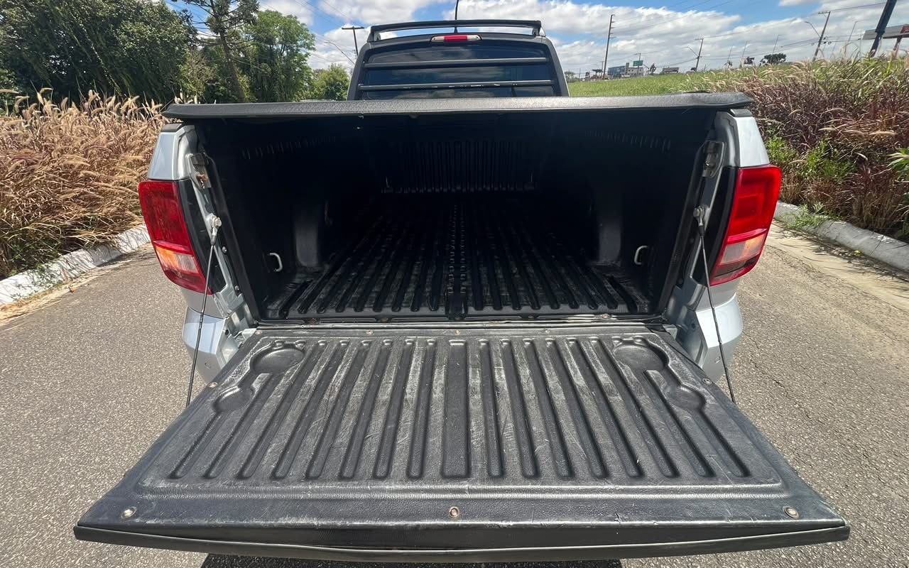 imagem-https://www.socarrao.com.br/sc-vehicle-images-prod/4404782/1792528300861-V2hhdHNBcHAgSW1hZ2UgMjAyNi0xMC0yMCBhdCAxMS41Mi41My5qcGVn.jpeg