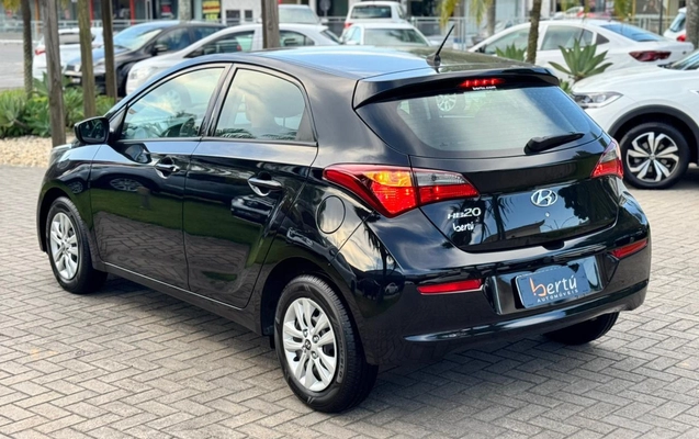 imagem-https://www.socarrao.com.br/sc-vehicle-images-prod/4404871/1792528549839-V2hhdHNBcHAgSW1hZ2UgMjAyNi0wNy0wMiBhdCAxMS4wNi4yMCAoOCkuanBlZw.jpeg