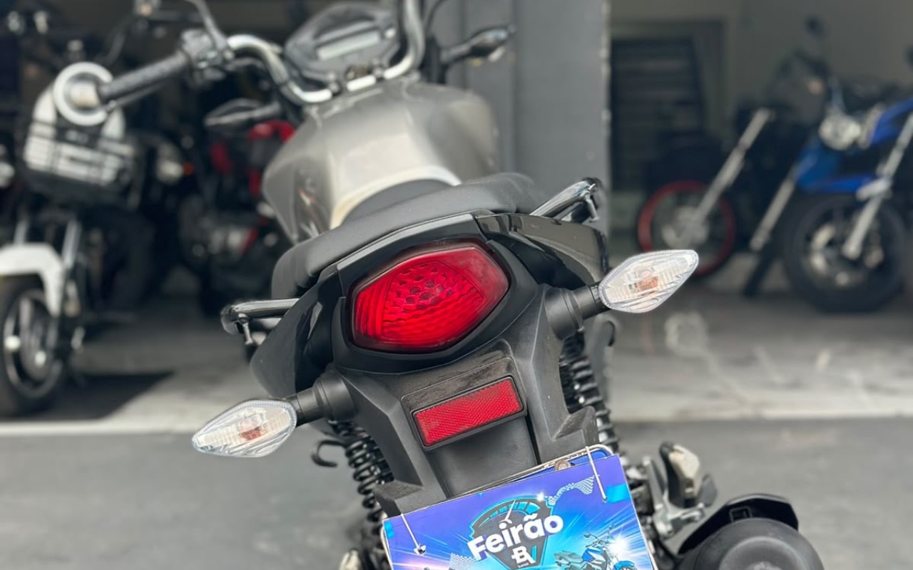 imagem-https://www.socarrao.com.br/sc-vehicle-images-prod/4404891/1792528749720-MjQ5NWRkZjUtNWVjZC00YmQzLWE5MjEtMzBhNTQxMTYzNDlhLmpwZWc.jpeg