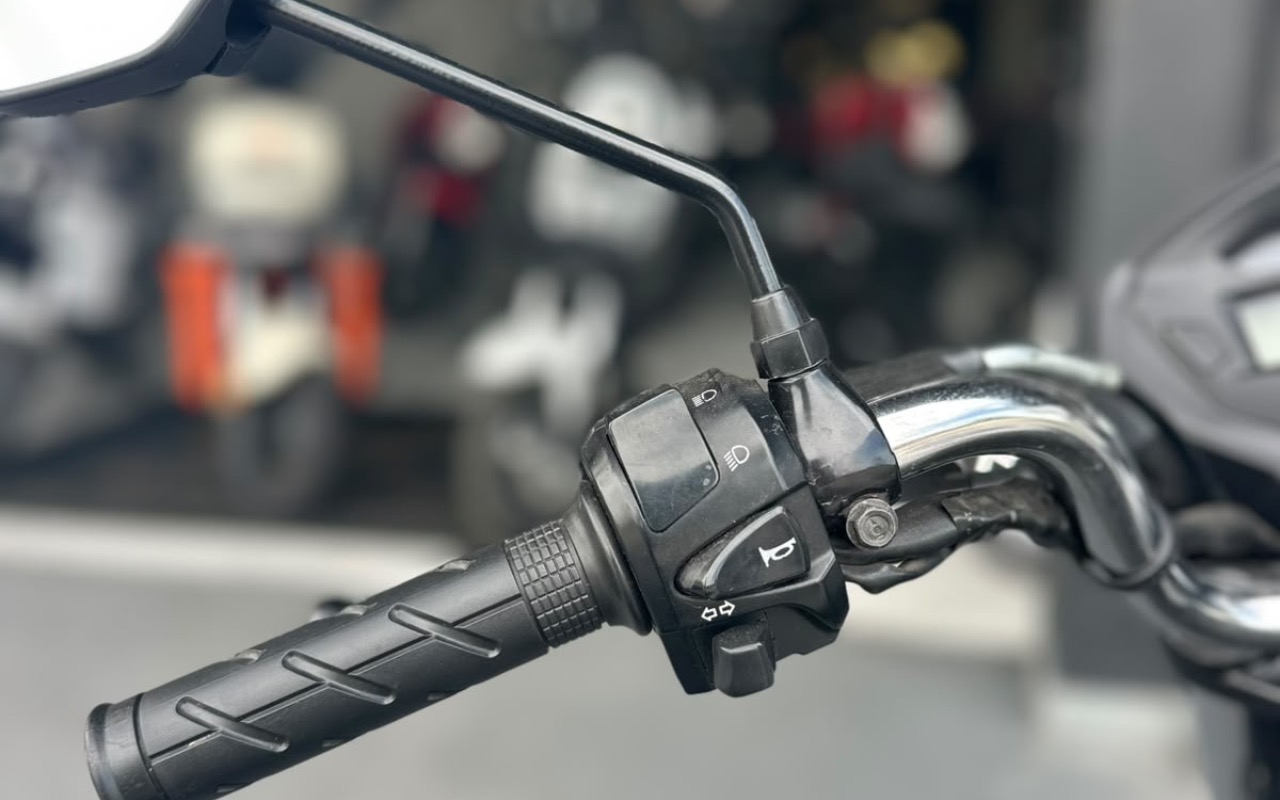 imagem-https://www.socarrao.com.br/sc-vehicle-images-prod/4404891/1792528750132-NDcxMTM2ODItNDIxMi00NzIxLTkxNzYtODQ5NDQ2YjU0Zjc1LmpwZWc.jpeg