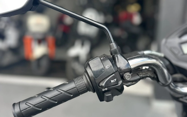 imagem-https://www.socarrao.com.br/sc-vehicle-images-prod/4404891/1792528750132-NDcxMTM2ODItNDIxMi00NzIxLTkxNzYtODQ5NDQ2YjU0Zjc1LmpwZWc.jpeg