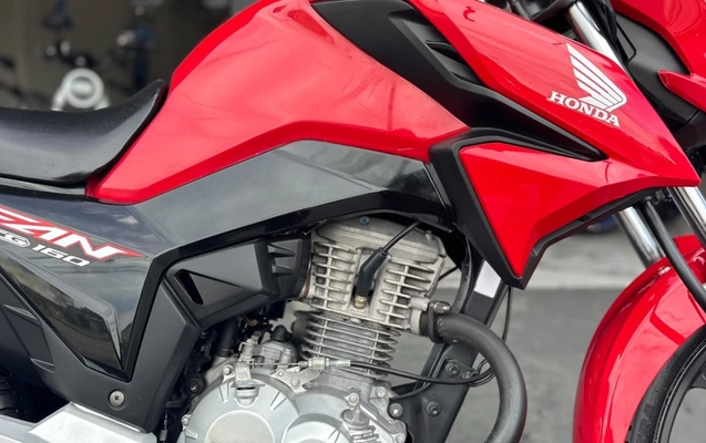 imagem-https://www.socarrao.com.br/sc-vehicle-images-prod/4404938/1792529075792-Mjc0NDUwMjgtZWM4MC00Yzg5LTkwOTAtZmUyMGExMjU4NTUwLmpwZWc.jpeg
