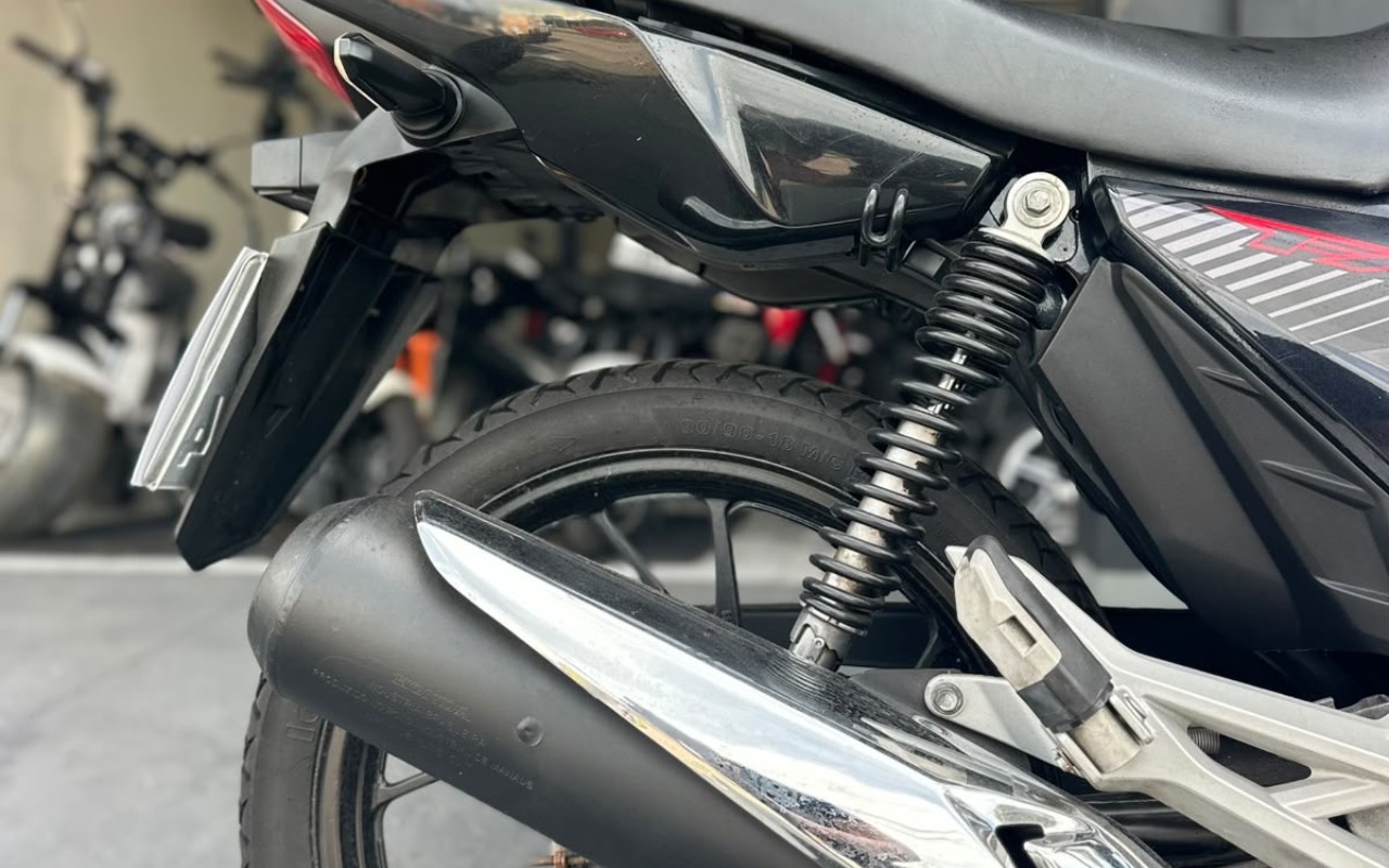 imagem-https://www.socarrao.com.br/sc-vehicle-images-prod/4404967/1792529250871-OTlhNjUyNjktMDdlYS00YWQ3LTllNWQtZWE1YzQ2NGE3NWY2LmpwZWc.jpeg