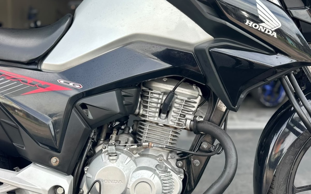imagem-https://www.socarrao.com.br/sc-vehicle-images-prod/4404967/1792529251035-MWFmMmYwMzktZjBkMy00MDMwLWE1OTktNzViMzkwYzg3NTFiLmpwZWc.jpeg