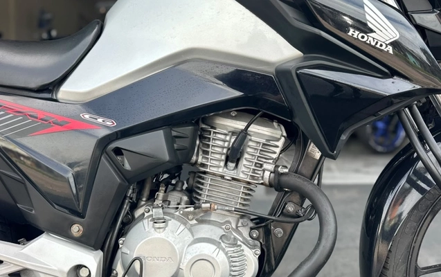 imagem-https://www.socarrao.com.br/sc-vehicle-images-prod/4404967/1792529251035-MWFmMmYwMzktZjBkMy00MDMwLWE1OTktNzViMzkwYzg3NTFiLmpwZWc.jpeg