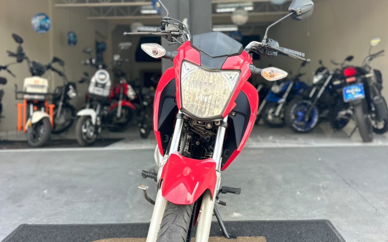 imagem-https://www.socarrao.com.br/sc-vehicle-images-prod/4404987/1792529369058-MTE5OGE4NDItMTIwMC00ZDkyLWI5NGEtZTIwYjg2Y2VhOGJhLmpwZWc.jpeg