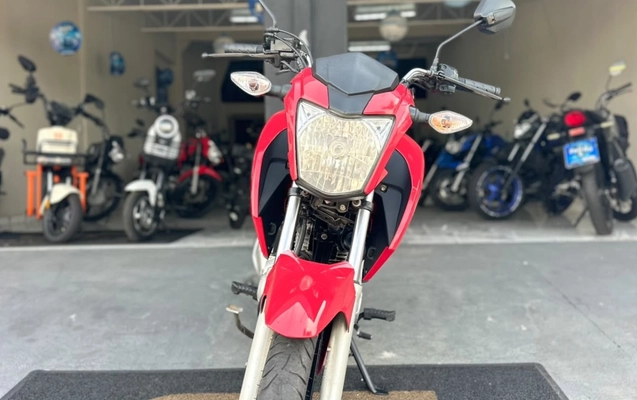 imagem-https://www.socarrao.com.br/sc-vehicle-images-prod/4404987/1792529369058-MTE5OGE4NDItMTIwMC00ZDkyLWI5NGEtZTIwYjg2Y2VhOGJhLmpwZWc.jpeg