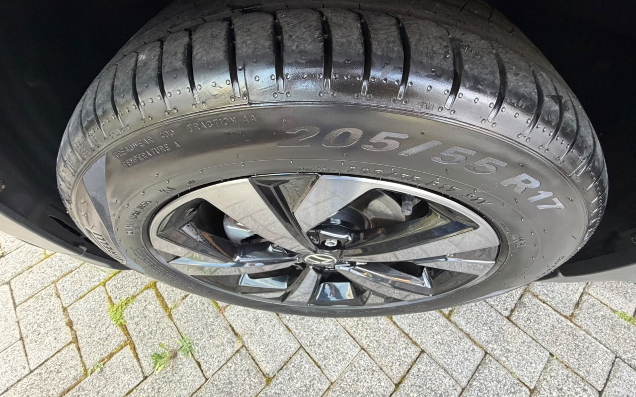 imagem-https://www.socarrao.com.br/sc-vehicle-images-prod/4404988/1792529385003-MjMuanBlZw.jpeg