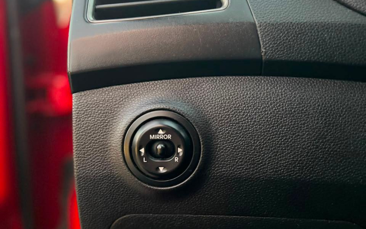 imagem-https://www.socarrao.com.br/sc-vehicle-images-prod/4405027/1792529822638-V2hhdHNBcHAgSW1hZ2UgMjAyNi0wNy0zMCBhdCAxMS41MS40MSAoMSkuanBlZw.jpeg