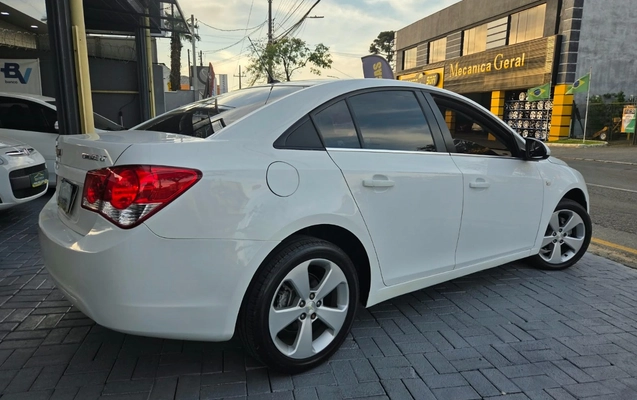 imagem-https://www.socarrao.com.br/sc-vehicle-images-prod/4405114/1792530303869-V2hhdHNBcHAgSW1hZ2UgMjAyNi0xMC0yMCBhdCAxNy41NS4wNiAoMSkuanBlZw.jpeg