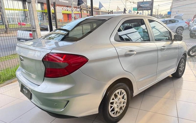 imagem-https://www.socarrao.com.br/sc-vehicle-images-prod/4405119/1792682996834-8589659_3_B_970f869fe1.jpeg