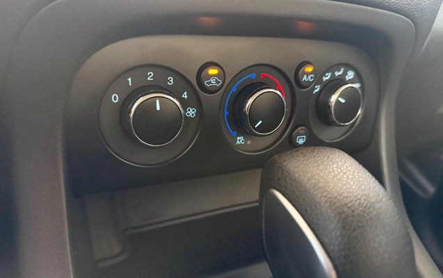 imagem-https://www.socarrao.com.br/sc-vehicle-images-prod/4405119/1792682996847-8589659_11_B_b85d7652ef.jpeg