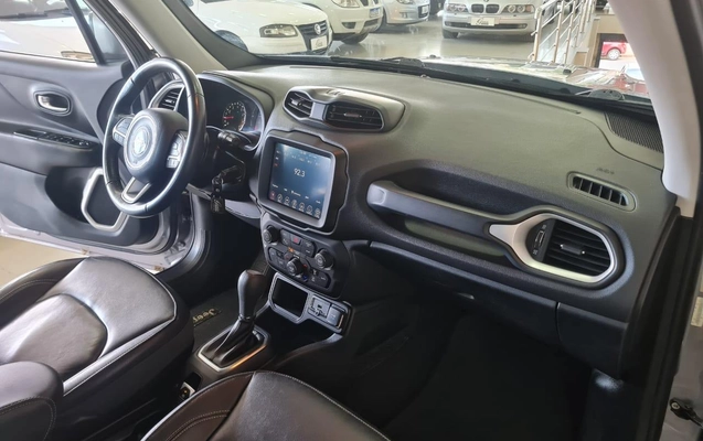 imagem-https://www.socarrao.com.br/sc-vehicle-images-prod/4405193/1792615555528-4d5e30b85a33420fa8c56c6e4b6cda6b_1792530096351.jpg