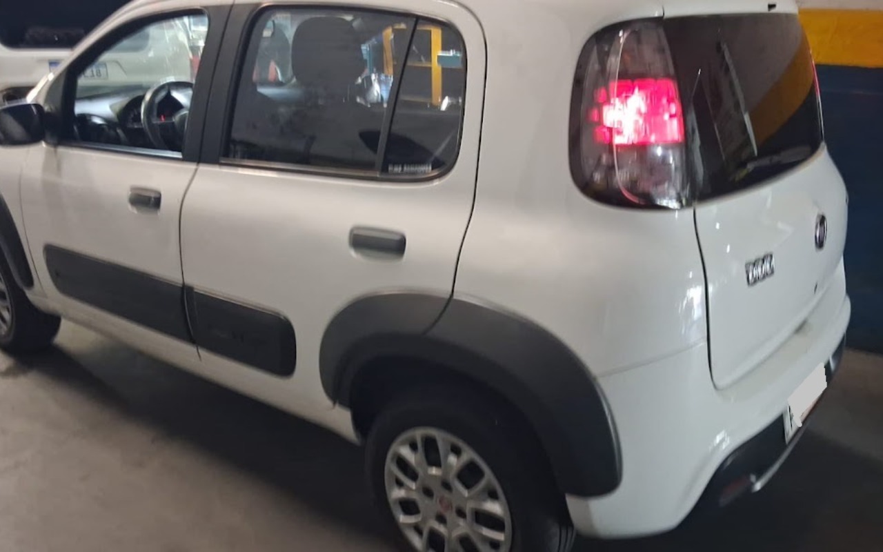 imagem-https://www.socarrao.com.br/sc-vehicle-images-prod/4405226/1792533813509-SU1HLTIwMjYxMDE5LVdBMDQwMS5qcGc.jpg