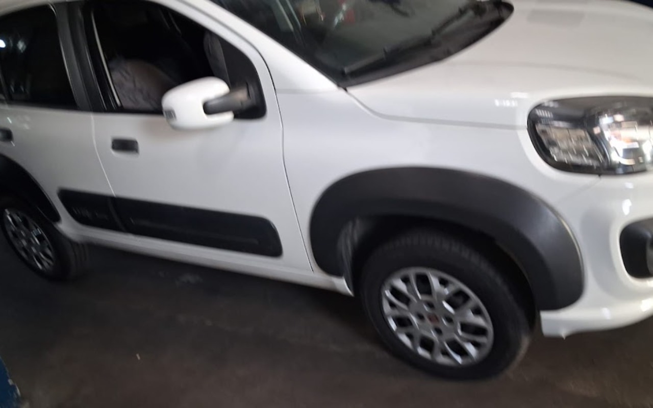 Fiat Uno WAY 1.0 Flex 6V 5p 2017 Branco — foto 1 de 3