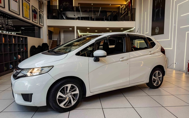 imagem-https://www.socarrao.com.br/sc-vehicle-images-prod/4405284/1792531861873-91a7e014-1067-4782-98f7-b3e9ad012894.jpg