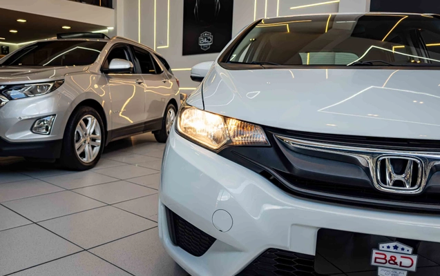 imagem-https://www.socarrao.com.br/sc-vehicle-images-prod/4405284/1792531861881-739b8229-55be-4005-9cbf-31388f16ce5b.jpg