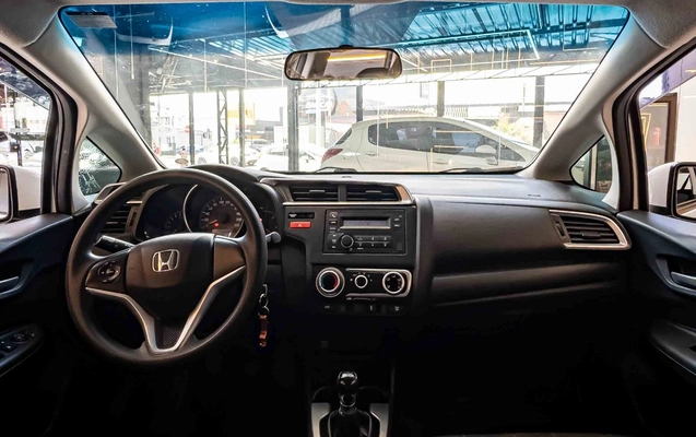 imagem-https://www.socarrao.com.br/sc-vehicle-images-prod/4405284/1792531861893-5608bc17-aaf3-46cf-92f6-23b5fcac0810.jpg