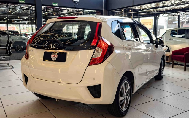 imagem-https://www.socarrao.com.br/sc-vehicle-images-prod/4405284/1792531861943-7f9346d3-cd80-41fc-9bde-2e6b801c5741.jpg