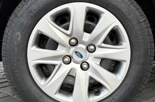 imagem-https://www.socarrao.com.br/sc-vehicle-images-prod/4405331/1792532168042-8587021_11_B_435737b699.jpeg