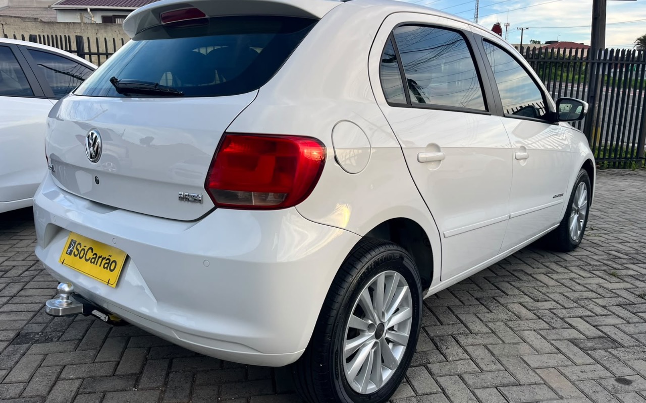 imagem-https://www.socarrao.com.br/sc-vehicle-images-prod/4405341/1792532369252-YmJjYzc1NjEtNmE2YS00MDQxLTlhM2ItOTg0YjBkMjFmODViLmpwZWc.jpeg