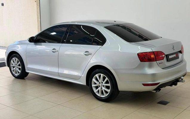 imagem-https://www.socarrao.com.br/sc-vehicle-images-prod/4405613/1792605951379-8590274_8_B_9ab8878131.jpeg