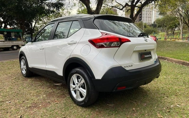 imagem-https://www.socarrao.com.br/sc-vehicle-images-prod/4406411/1792542686952-8575935_7_B_1245c30f4a.jpeg