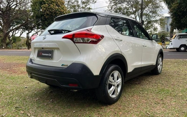 imagem-https://www.socarrao.com.br/sc-vehicle-images-prod/4406411/1792542686954-8575935_5_B_cb9c601994.jpeg