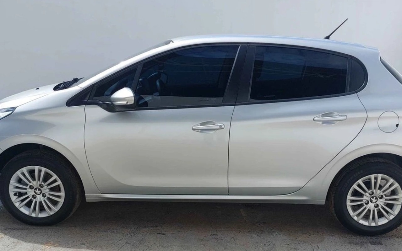 imagem-https://www.socarrao.com.br/sc-vehicle-images-prod/4406447/1792544875871-MjA5IDMucG5n.png