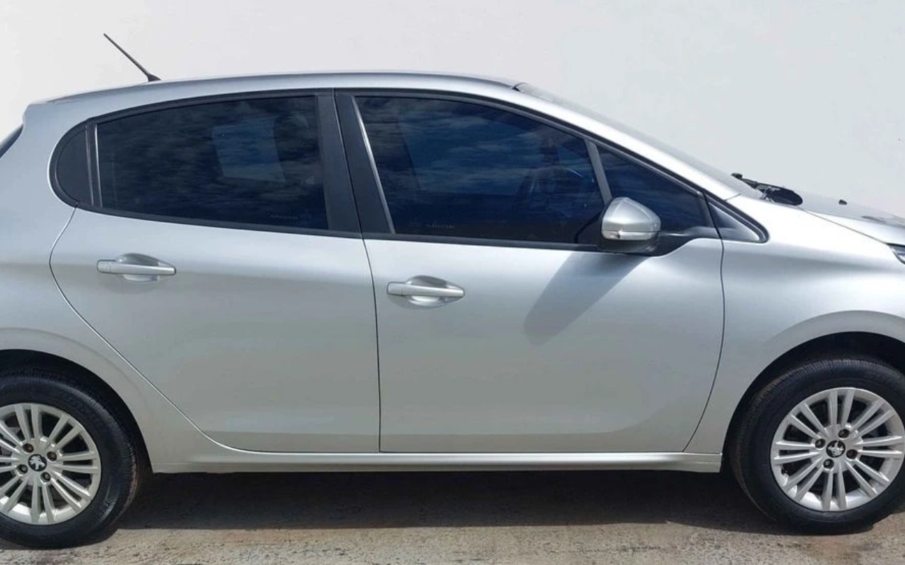 imagem-https://www.socarrao.com.br/sc-vehicle-images-prod/4406447/1792544876126-MjA5IDQucG5n.png