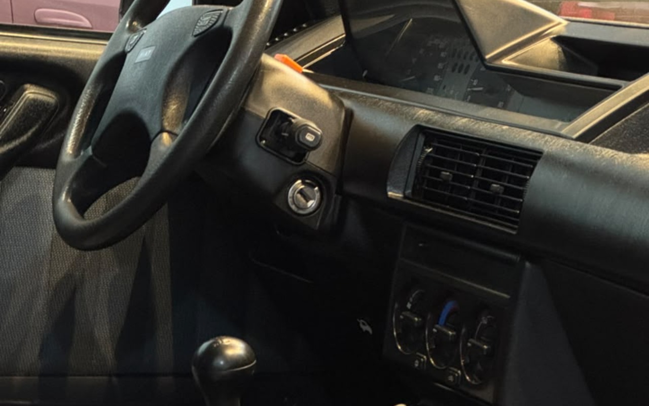 imagem-https://www.socarrao.com.br/sc-vehicle-images-prod/4406788/1792546579693-V2hhdHNBcHAgSW1hZ2UgMjAyNi0xMC0yMCBhdCAxNy41OS4yNC5qcGVn.jpeg