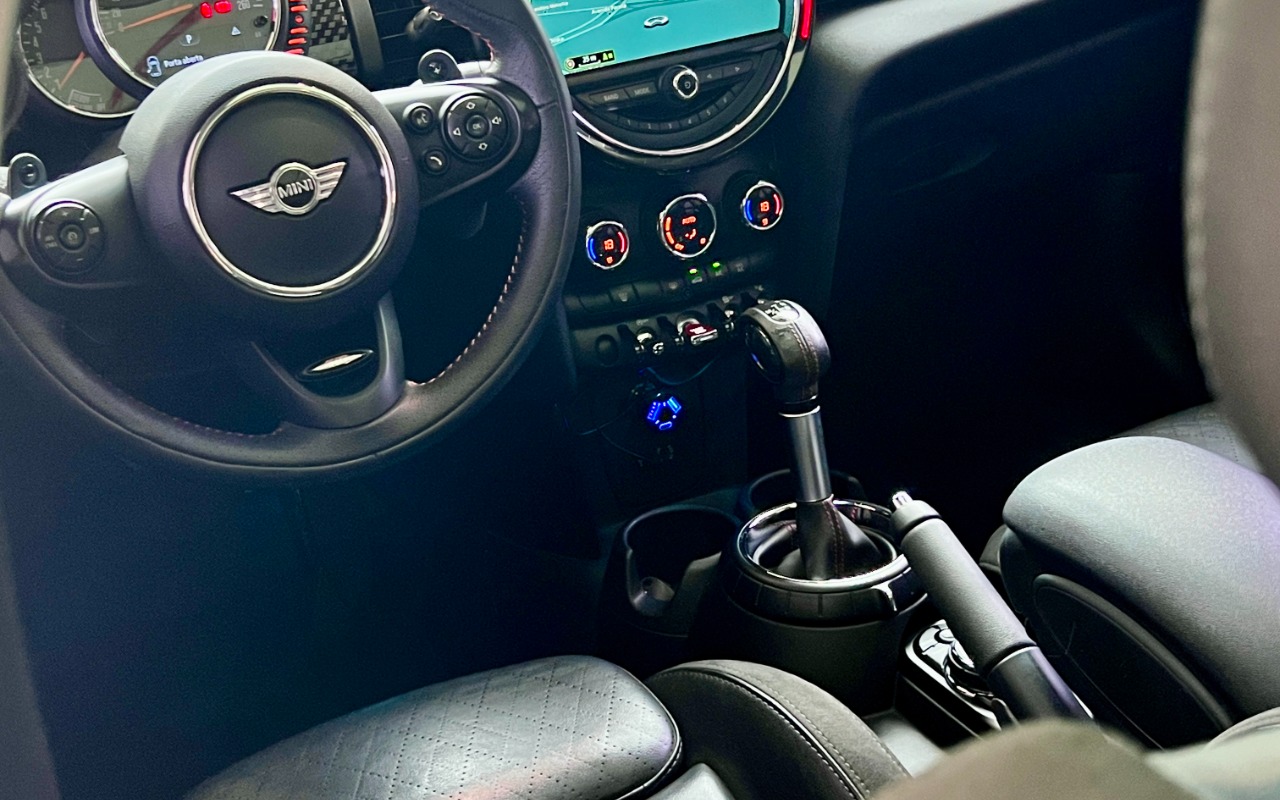imagem-https://www.socarrao.com.br/sc-vehicle-images-prod/4406872/1792547288594-SU1HXzQyNDYuanBn.jpg