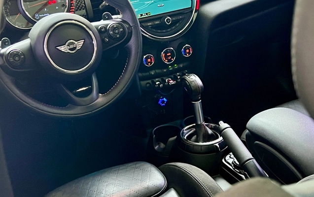 imagem-https://www.socarrao.com.br/sc-vehicle-images-prod/4406872/1792547288594-SU1HXzQyNDYuanBn.jpg